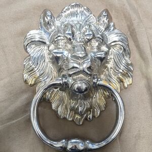 Elegant Silver Lion Head Wall Hook